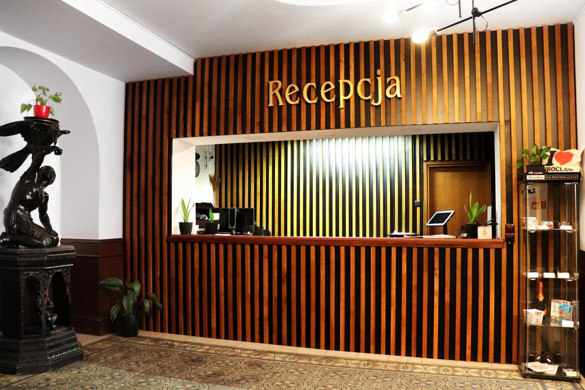 Hotel Lothus Wrocław Kültér fotó