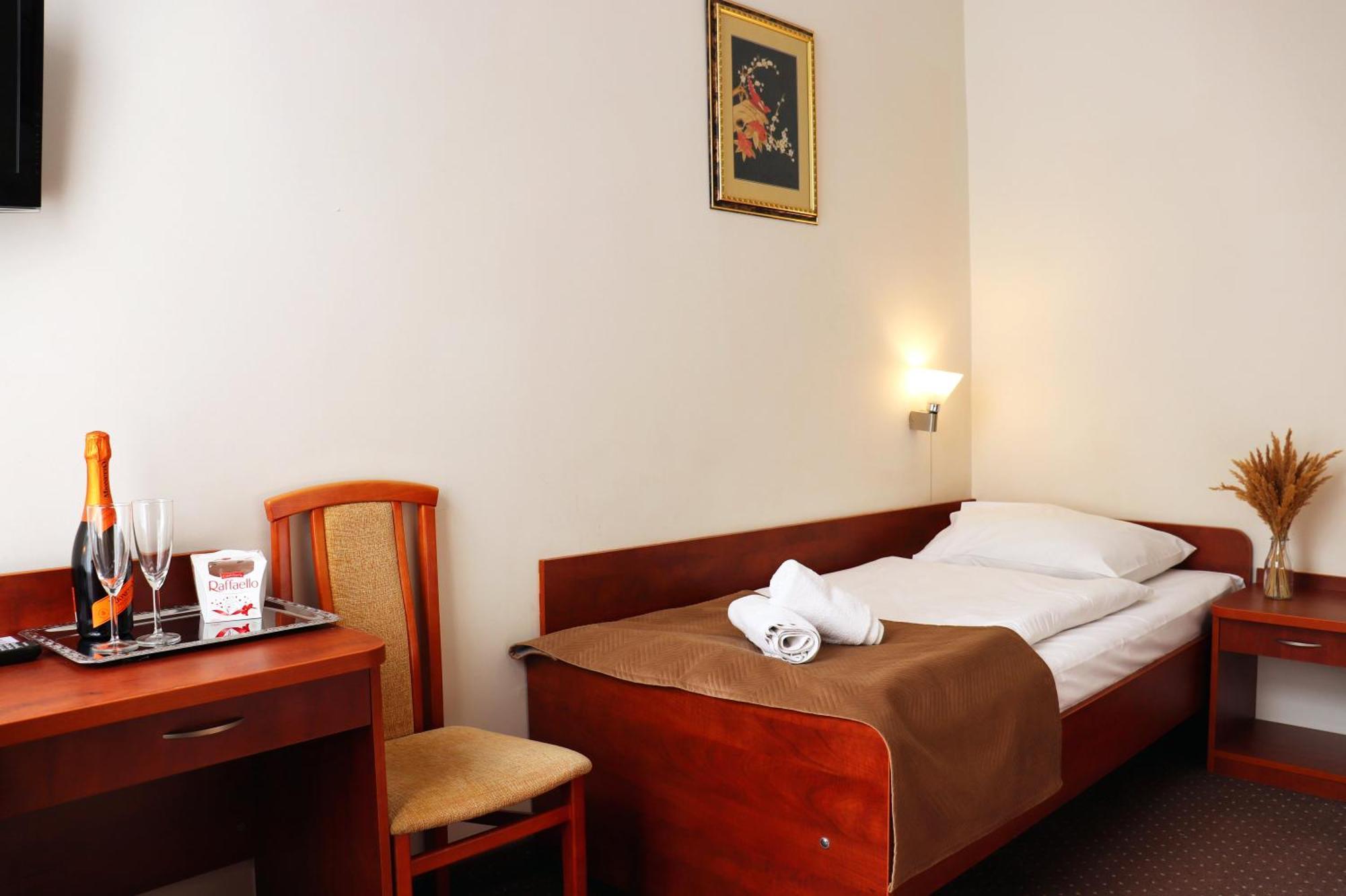 Hotel Lothus Wrocław Kültér fotó